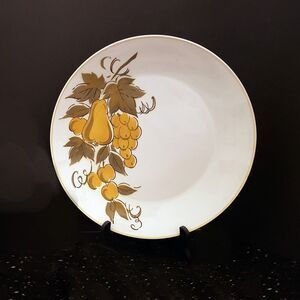 Vintage MIKASA PLATTER Golden Valley Yellow Pear Grape Golden Fruit Focus-Shape
